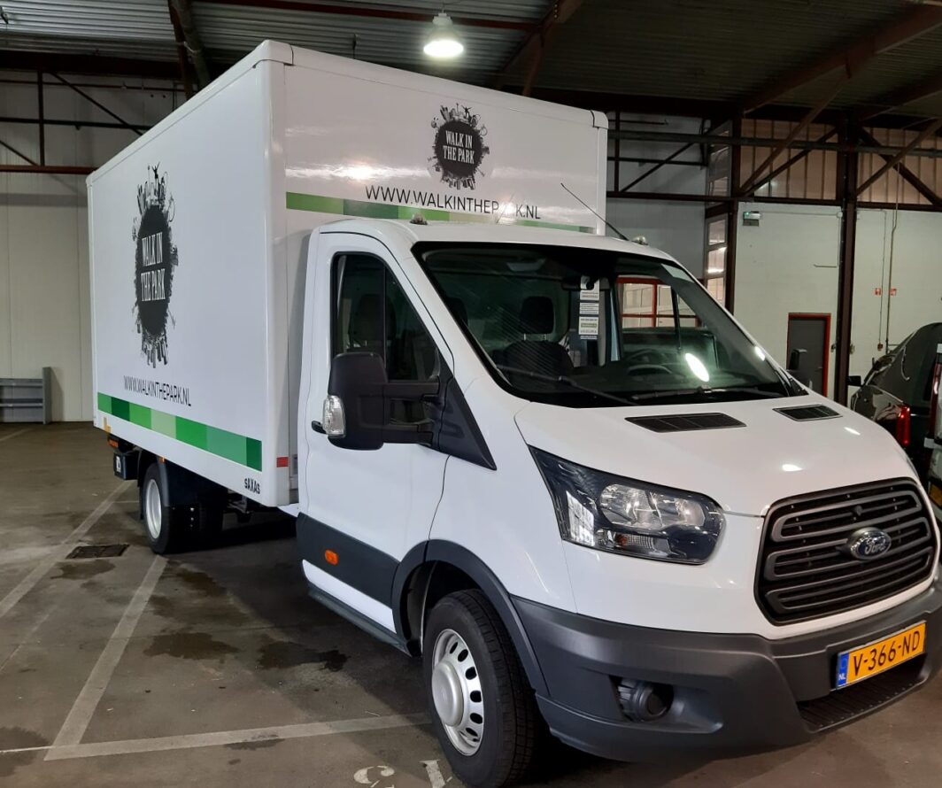 Beletterde bakwagen van Walk in the Park