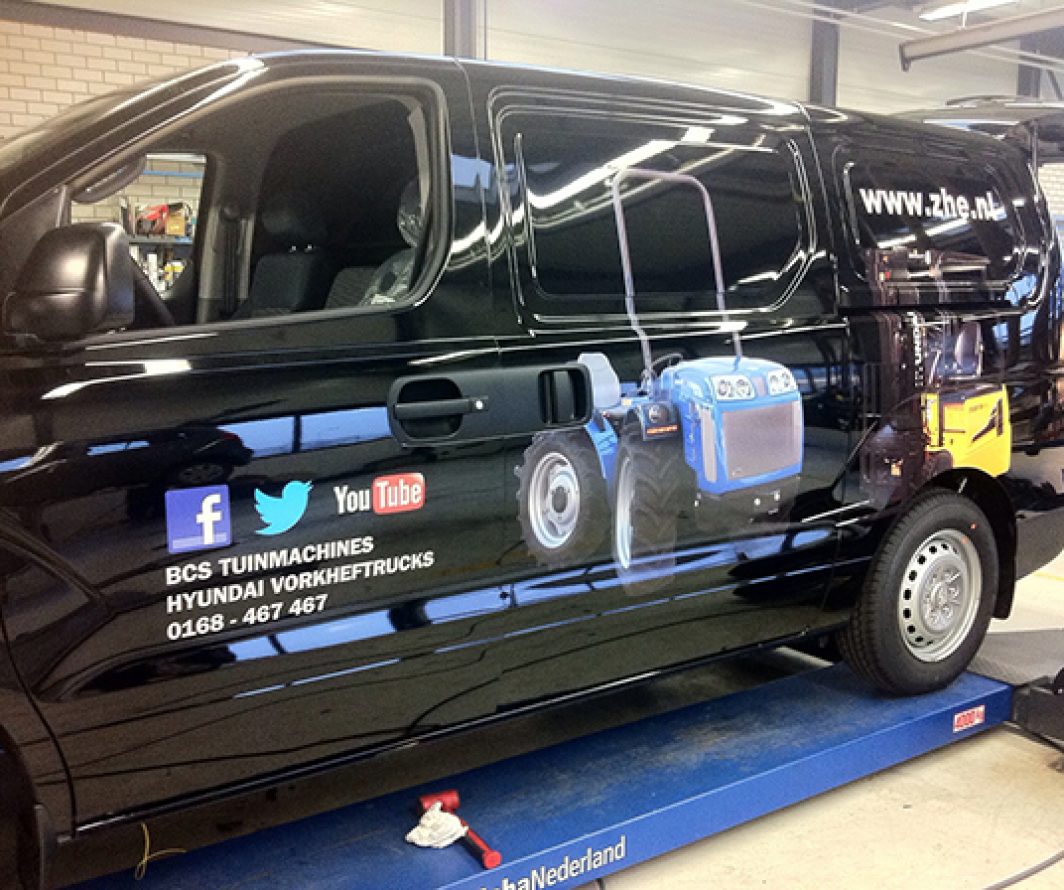 Voorbeeld van Hyundai-belettering uit het portfolio van Autobelettering.nl