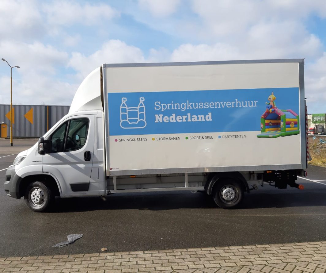 Voorbeeld van Iveco-belettering uit het portfolio van Autobelettering.nl