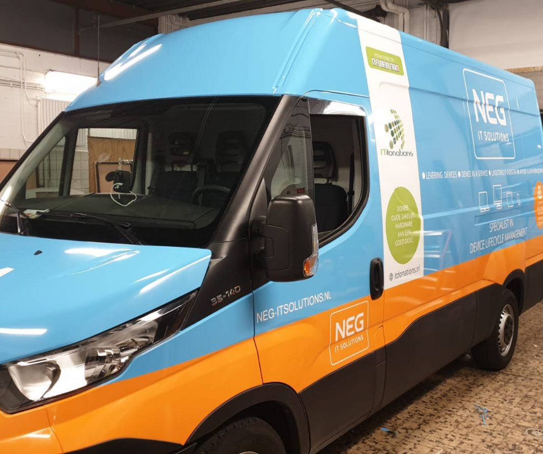 Voorbeeld van Iveco-belettering uit het portfolio van Autobelettering.nl