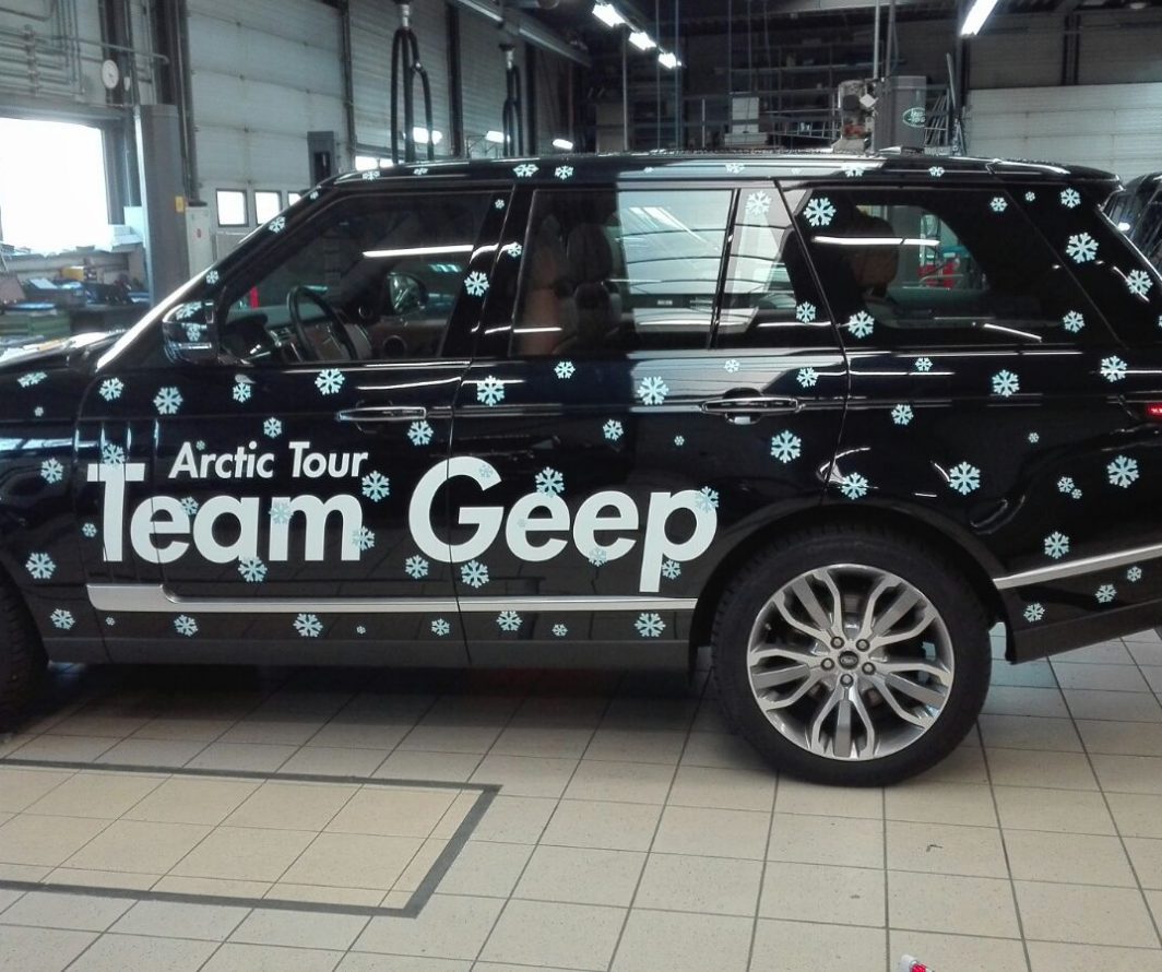 Voorbeeld van Landrover-belettering uit het portfolio van Autobelettering.nl