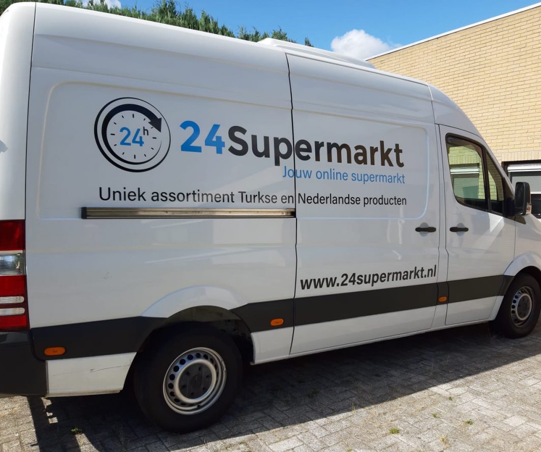 Voorbeeld van Mercedes-belettering uit het portfolio van Autobelettering.nl