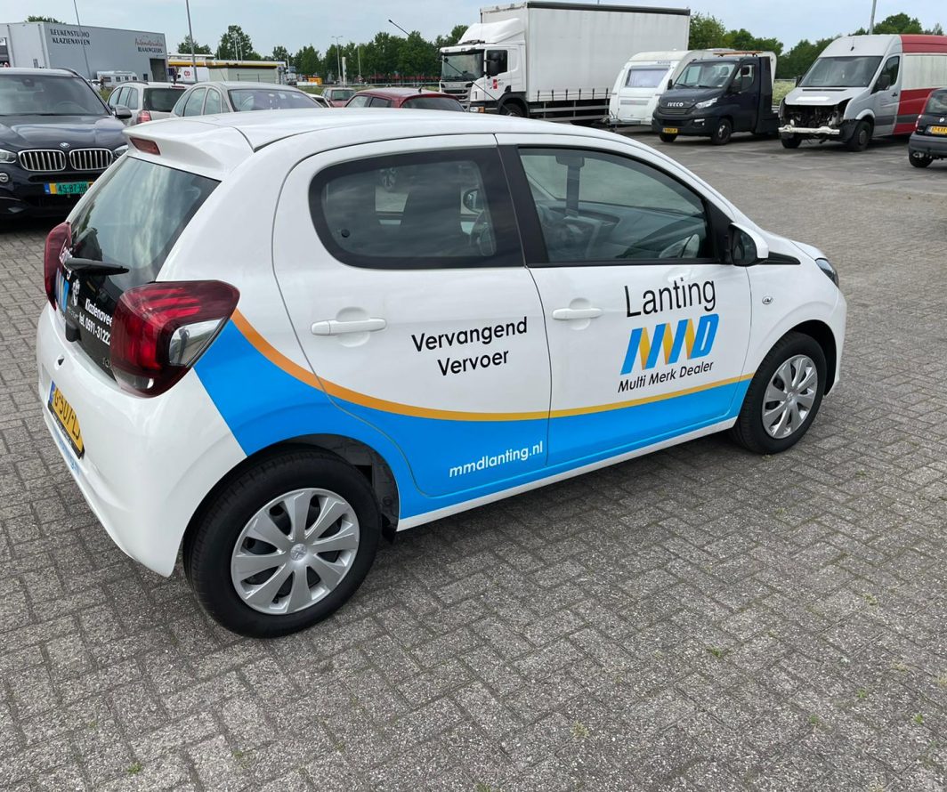 Voorbeeld van Peugeot-belettering uit het portfolio van Autobelettering.nl
