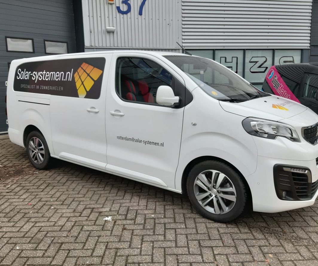 Voorbeeld van Peugeot-belettering uit het portfolio van Autobelettering.nl