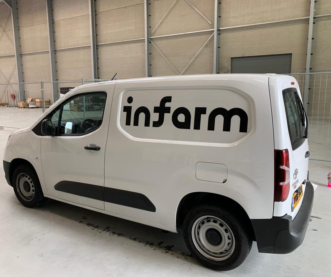 Voorbeeld van Toyota-belettering uit het portfolio van Autobelettering.nl
