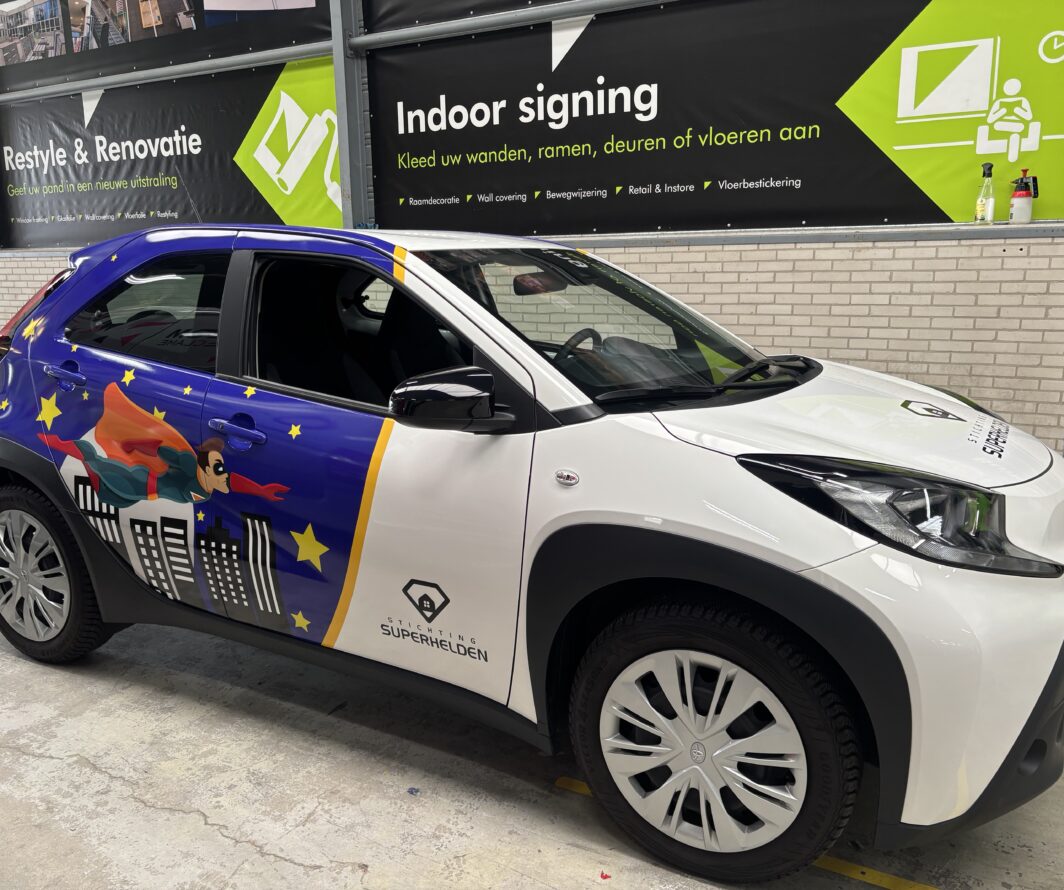 Autobelettering Toyota Aygo, Hellevoetsluis